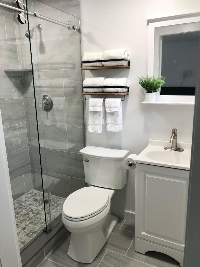 דניס Kingfisher Lodging מראה חיצוני תמונה