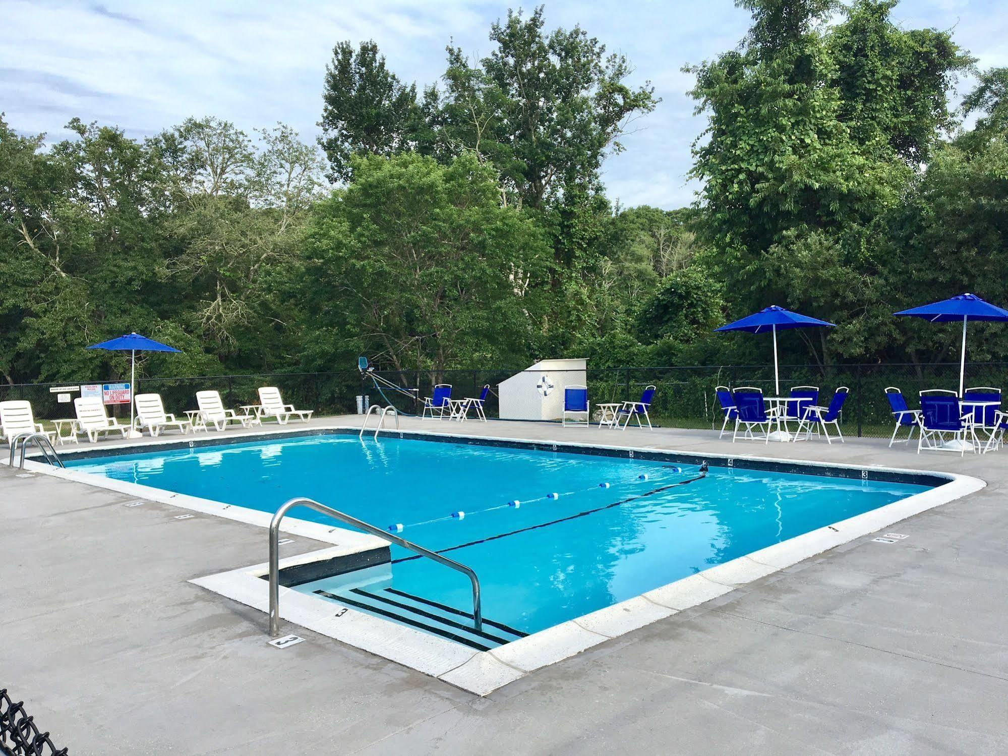 דניס Kingfisher Lodging מראה חיצוני תמונה